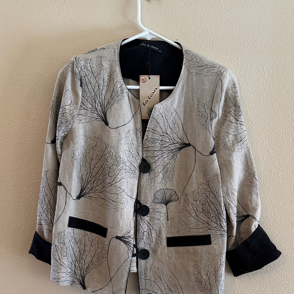 Elegant Black and Gray Blazer by Eric Lutes